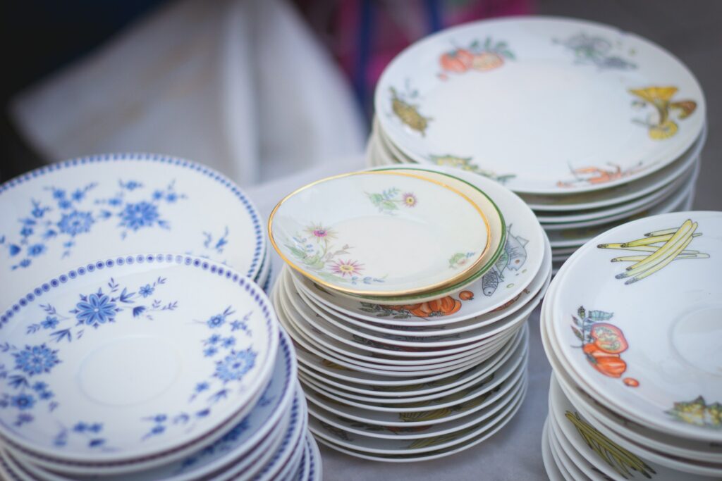 assiettes en porcelaine